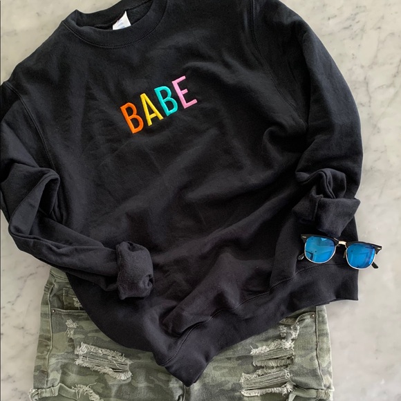 Babe Sweatshirt Embroidered shirt - Picture 2 of 4